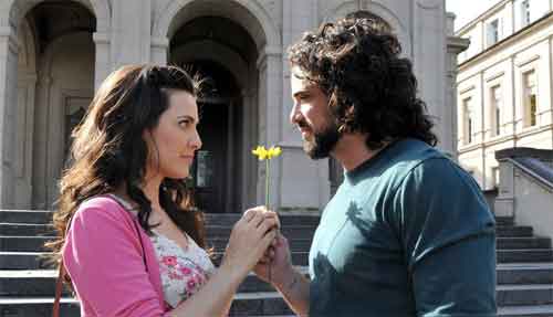 Leo le propone casamiento a Alma en Valientes